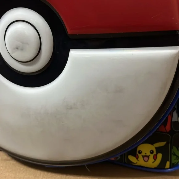 Pokéball Backpack - Picture 4 of 10